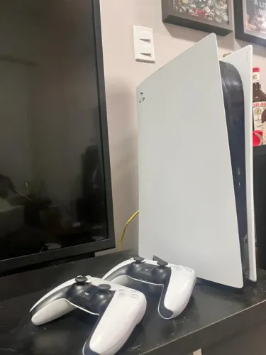 Playstation 5 - MIDIA FÍSICA 2 CONTROLES