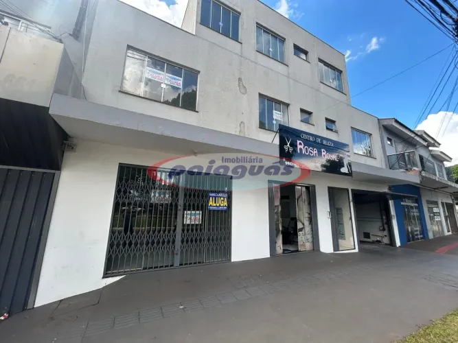 Salão para alugar no bairro Zona 08 - Maringá/PR