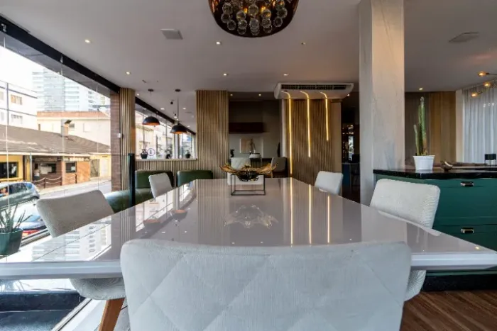 Mesa de jantar branca