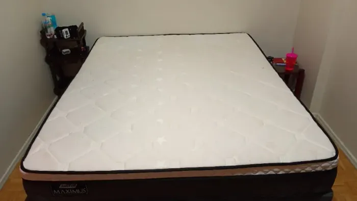 Vendo uma cama novo de casal * whatsapp 