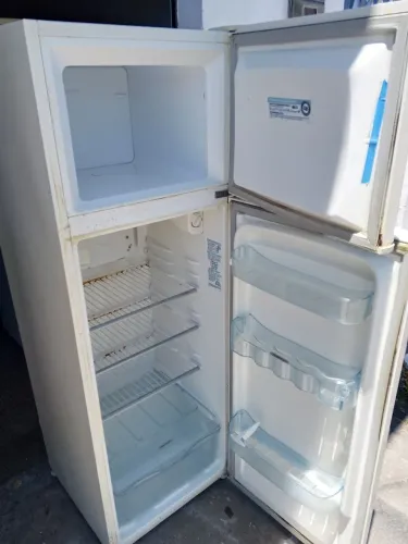 Geladeira Gelo Seco toda boa