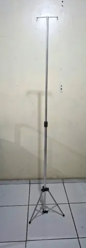 Pedestal Suporte para Soro Fisiológico 2,00m com altura ajustável