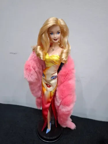 Boneca barbie collector andy warhol
