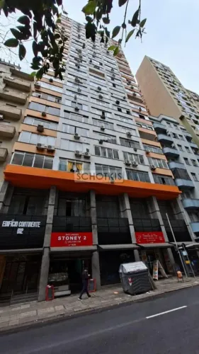IMOBILIÁRIA SCHOTKIS ALUGA APARTAMENTO JK TOTALMENTE MOBILIADO, NA BORGES DE MEDEIROS QUAS