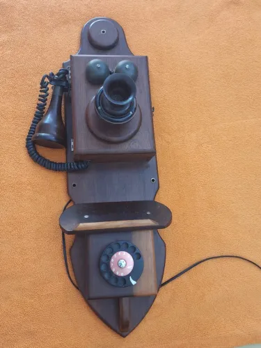 Telefone Antigo de Parede em Madeira - Vintage / Retrô - Peça Decorativa Rara
