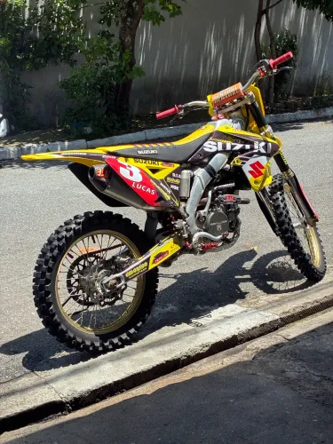 Suzuki RMZ250 2013 injetada oficial 