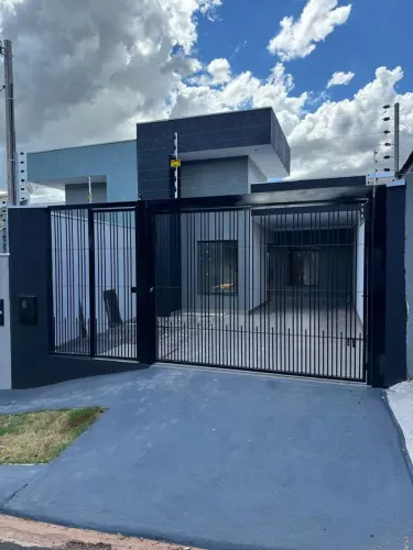 Casa a Venda com 3 Quartos sendo 1 Suite 150m² por 430.000,00