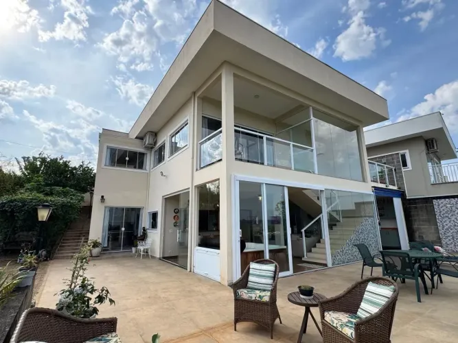 Casa 2 dormitórios - Centro - Águas de São Pedro - SP