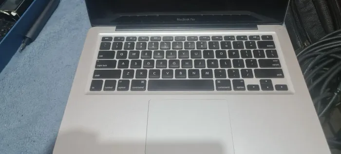 Macbook por 2012, i7, 16Gb , SSD - Com Defeito
