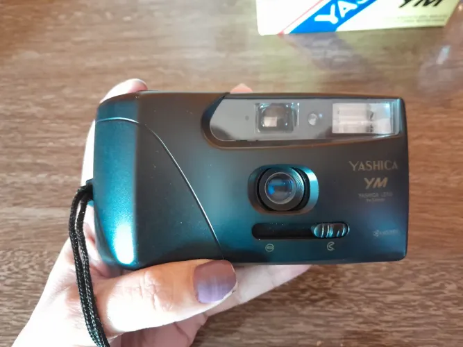 Câmera Fotográfica Vintage ( Yashica )
