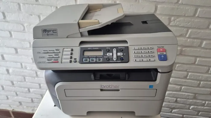 Brother MFC-7440N multifuncional a laser monocromática (preto e branco)