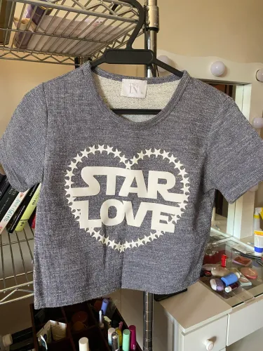 Conjunto Canelado Cinza (Cropped "Star Love" + Short-Saia Curto)