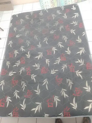Vendo cama box em perfeito estado de conservação