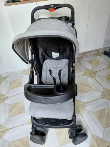 Berço Moisés e Carrinho de bebê Max baby