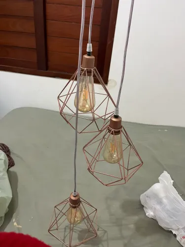 Vendo 2 lustre e 1 chuveiro elétrico marca lorenzete marca ótima
