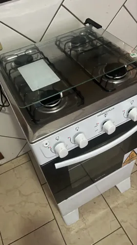 Fogão quatro bocas novo nunca usado com nota motivo vou embora e não quero levar 