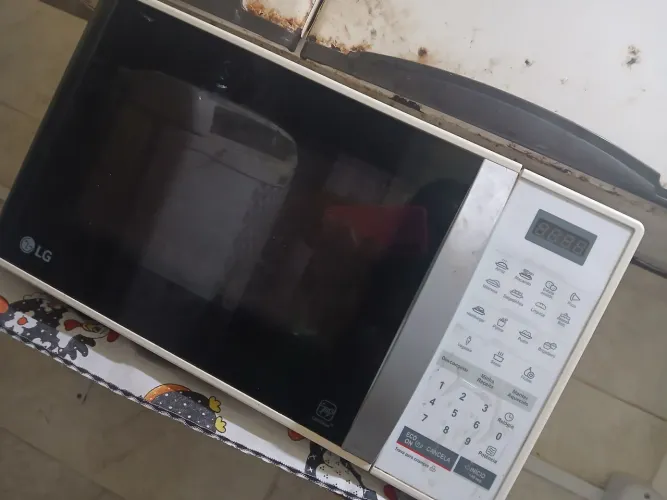 Um micro-ondas 