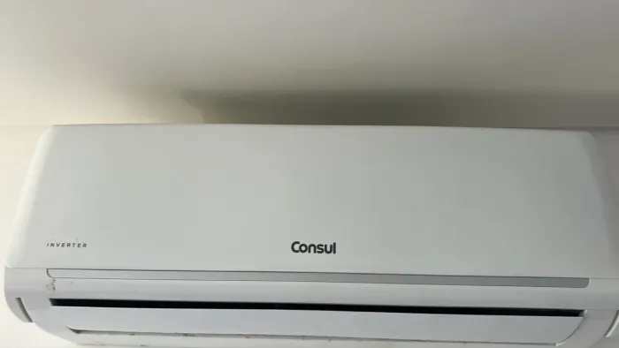 Ar condicionado semi novo!