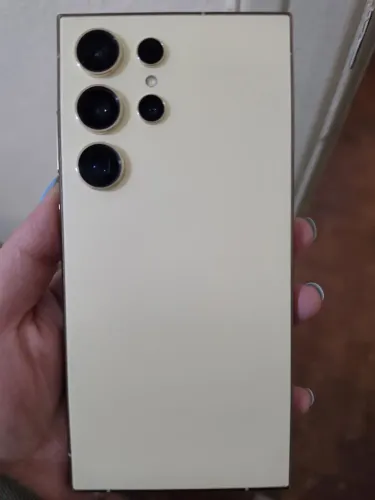 S24 Ultra - Semi novo em ótimo estado.