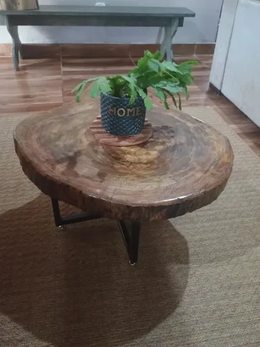 MESA DE CENTRO RUSTICA EM MADEIRA NOBRE