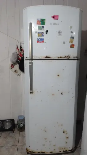 Vende_se geladeira