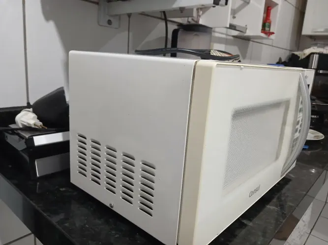 Vende-se um micro-ondas em perfeito estado de uso. 