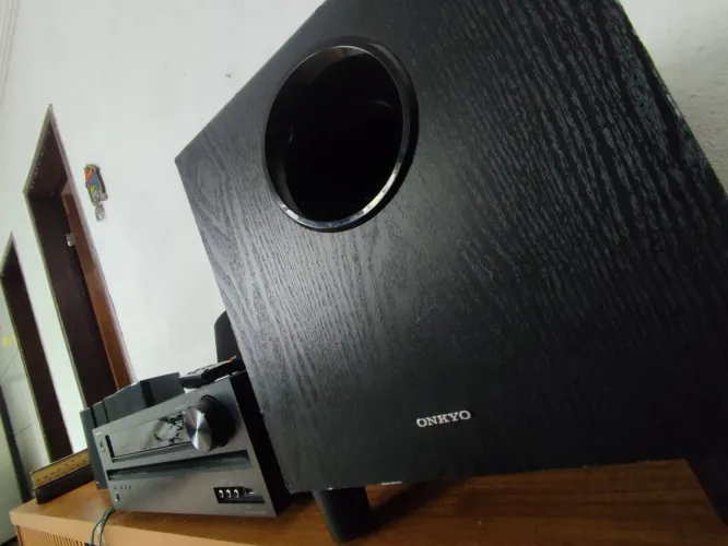 Som receiver onkyo muito forte 