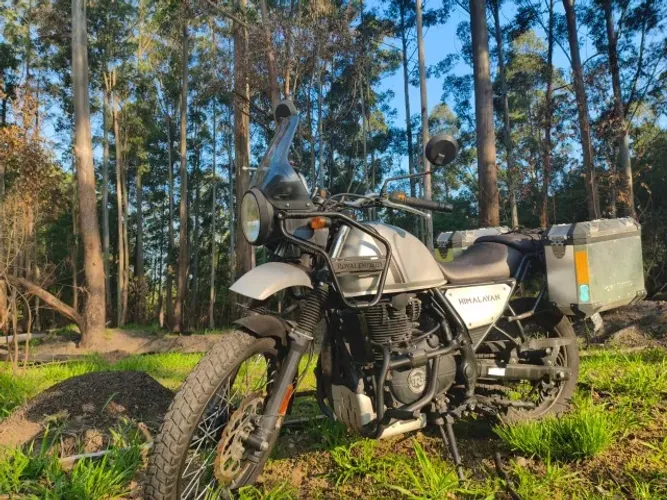 Royal Enfield Himalayan 411 2023 ? 8.000km ? Único dono + Bagageiros Originais em Alumínio