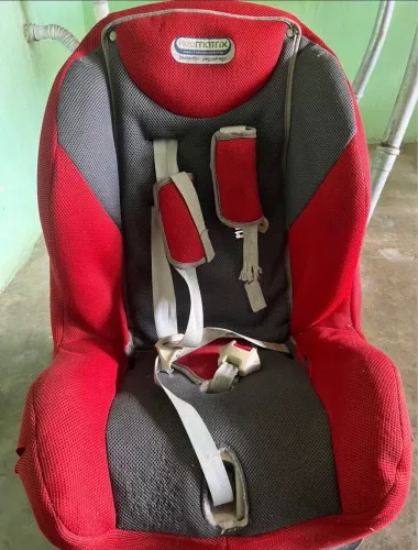 ? Cadeirinha Burigotto Neo Matrix - R$ 150,00