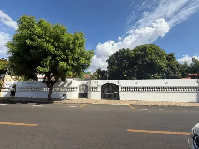 00131 - CASA RESIDENCIAL OU COMERCIAL - RUA PARAIBA
