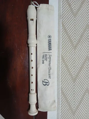Flauta doce soprano barroca Yamaha YRS-24B