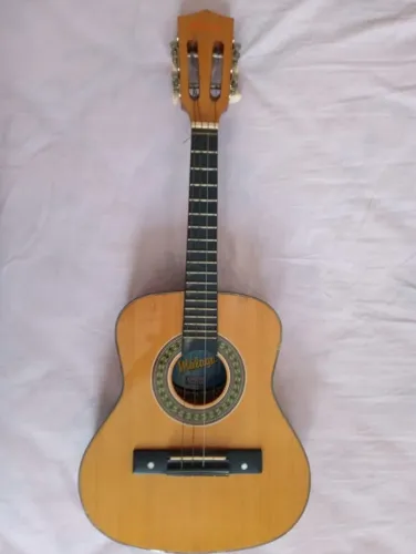 Vendo cavaquinho da marca Málaga (ainda leva a capa de brinde)