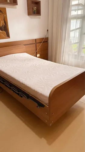 Cama Leito Elétrica (NBTECH - Home Care FOWLER TRENDELENBURG) + Colchão próprio