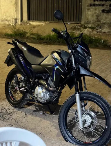 Honda Bros 160 2022/23 Preta - Quitada e Documentação em Dia