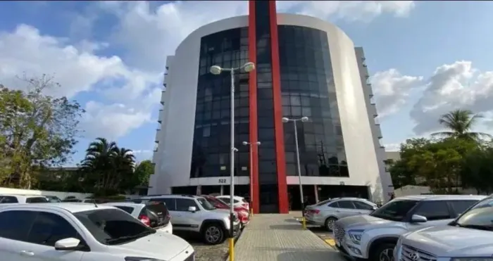 SALA COMERCIAL MOBILIADA E CLIMATIZADA PARA ATENDIMENTO PROFISSIONAL