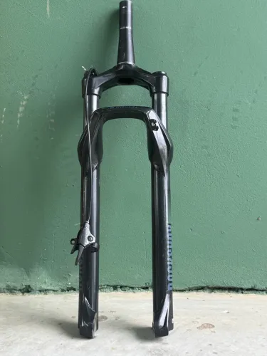 Suspensão rock shox
