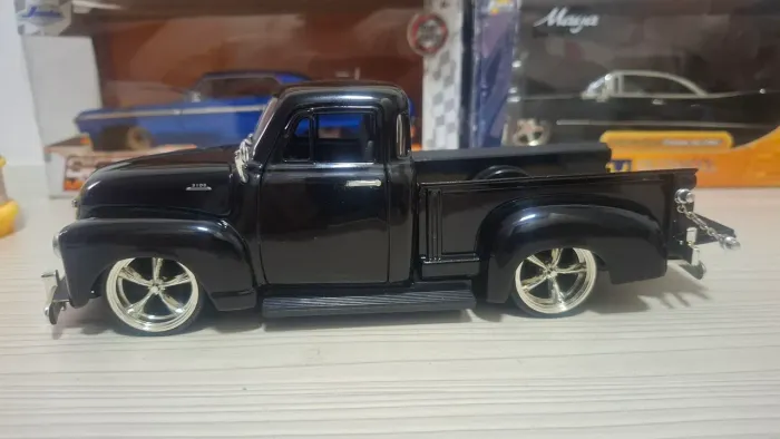 Jada Toys 1/24 - Chevy 3100