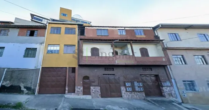 Stúdio mobiliado com terraço: 200m até à UFJF