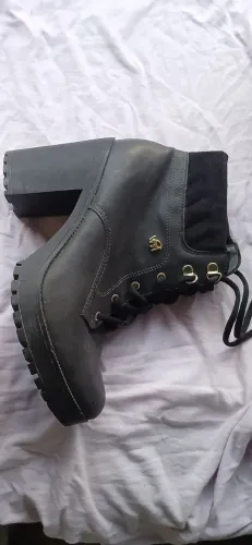 3 botas número 38