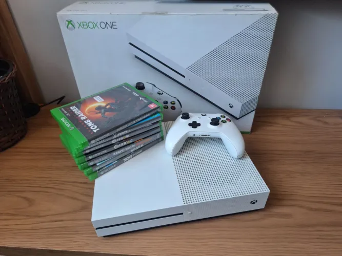 Xbox One S + jogos em ótimo estado, com todos os acessórios e caixa original