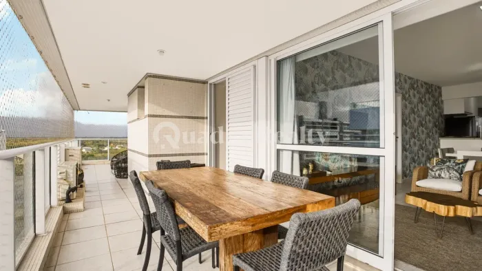 Apartamento na Riviera com vista para a praia de Itaguaré