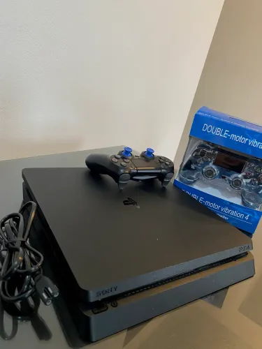 PlayStation 4 slim - 1TB - impecável | 2 controles