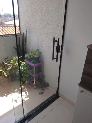 Porta de correr de vidro 2,10 x 1,70 m - somente 6 meses de uso.