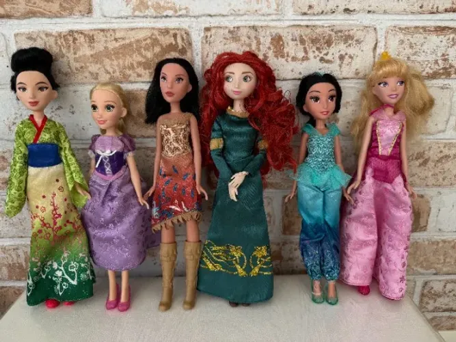 Bonecas Princesas Disney - Mulan, Rapunzel, Pokahontas, Valente, Jasmine e Aurora