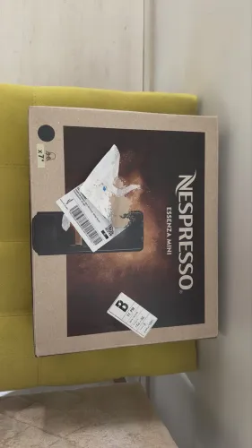 Nespresso essenza mini preta