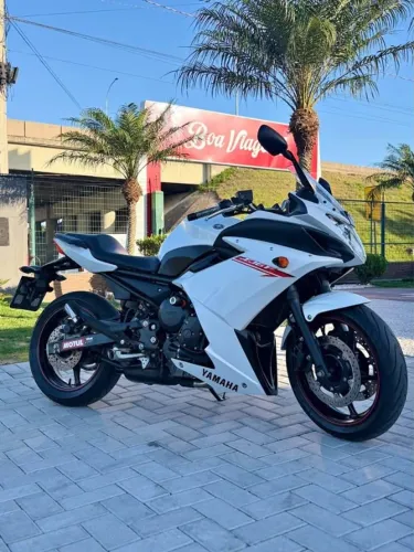 XJ6 F IMPECAVEL