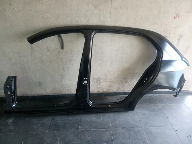 Lateral esquerdo Volkswagen Gol 2017 