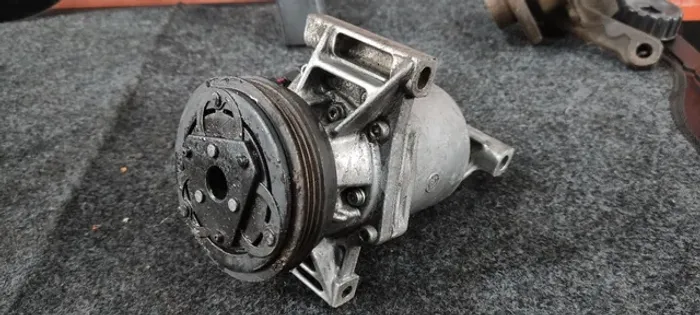 Compressor de Ar Renault Sandero/Logan 1.0 12v 3cc