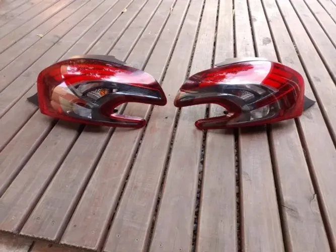 Par Lanterna Fumê Led Peugeot 208 2016 a 2019
