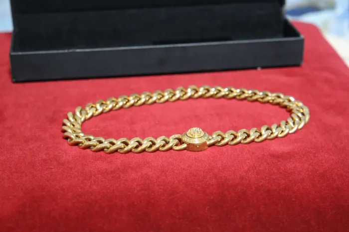Colar Versace
